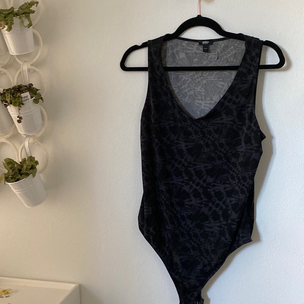 Express body suit in L tie dye